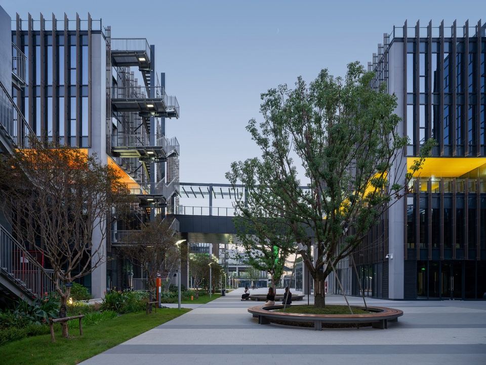 North Zone of Qianhai Shenzhen Hong Kong Youth Innovation and Entrepreneur Hub in Shenzhen by L A Design Group