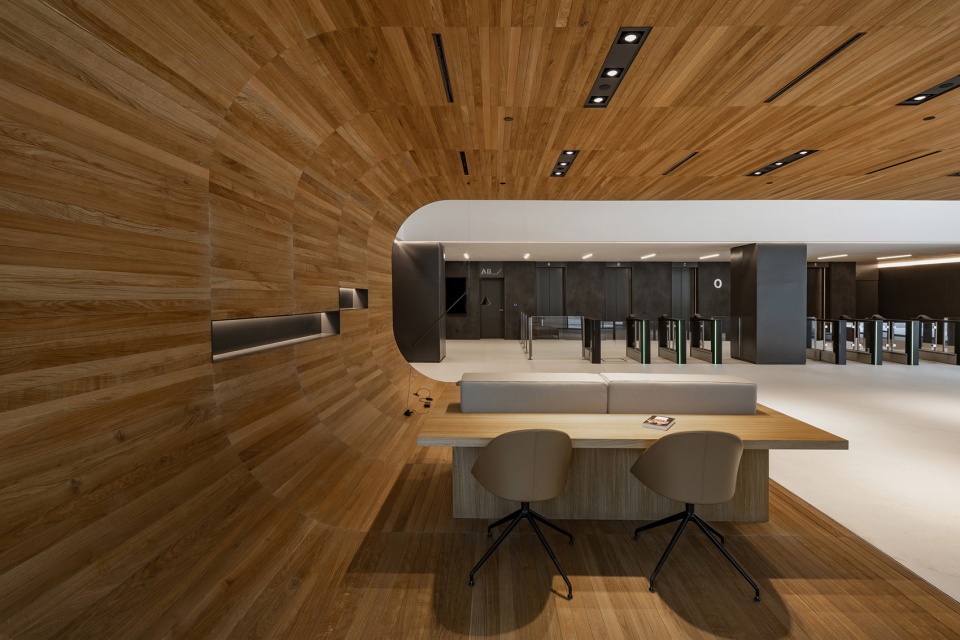 Sea Towers Office Building by GCA Architects