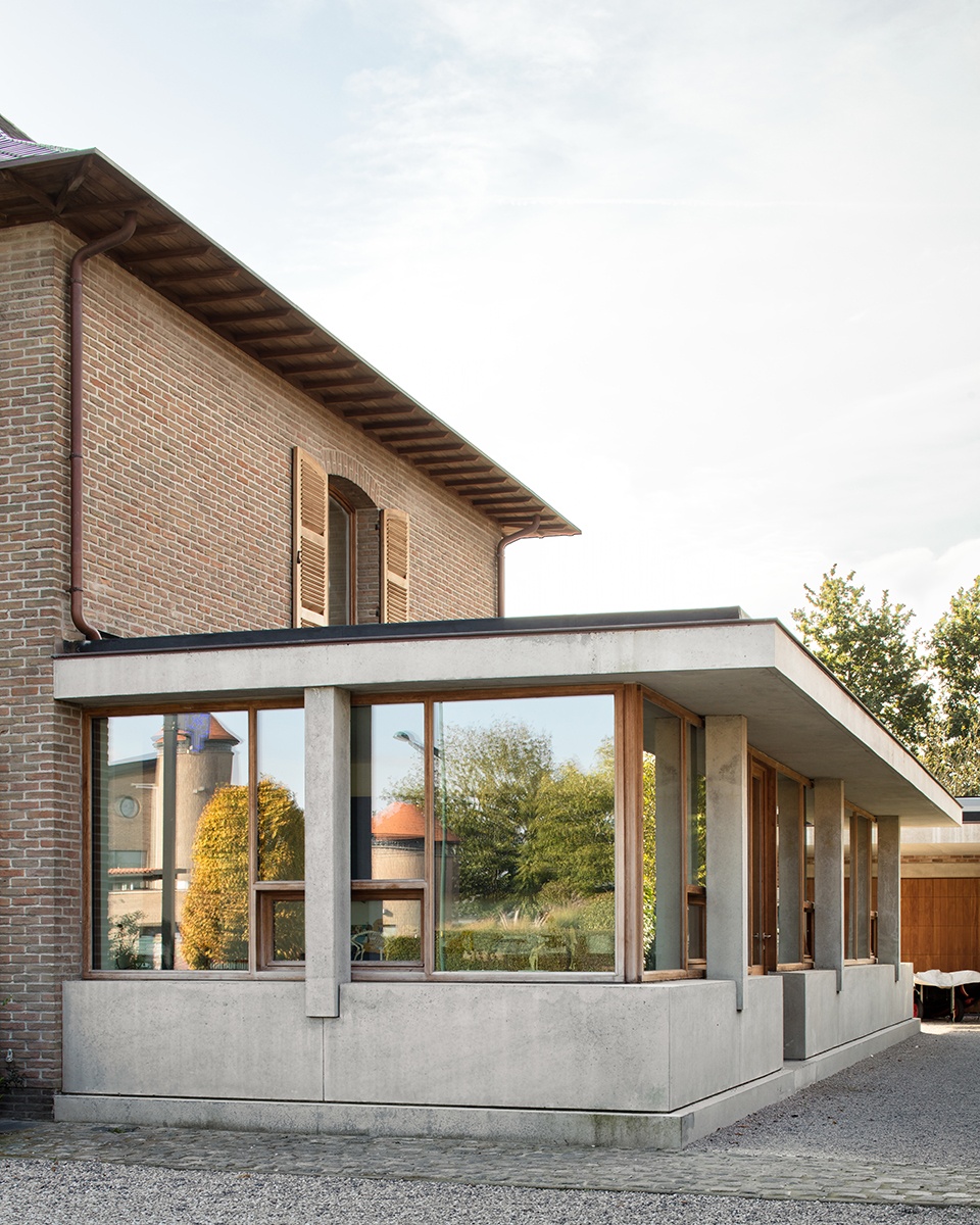 house and veterinary practice vd b by graux baeyens architecten