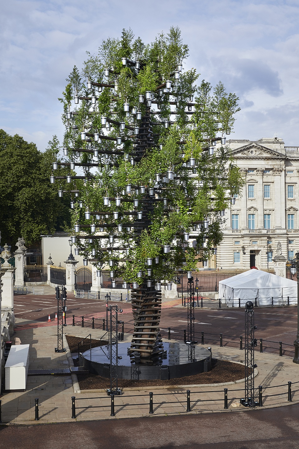 tree of trees by heatherwick studio