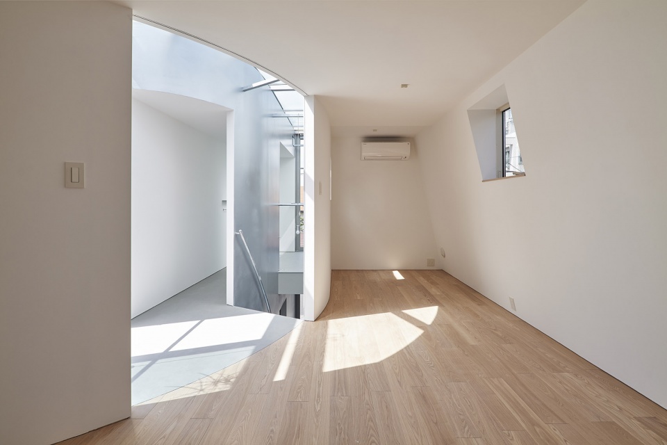 scenery scooping house by not architects studio