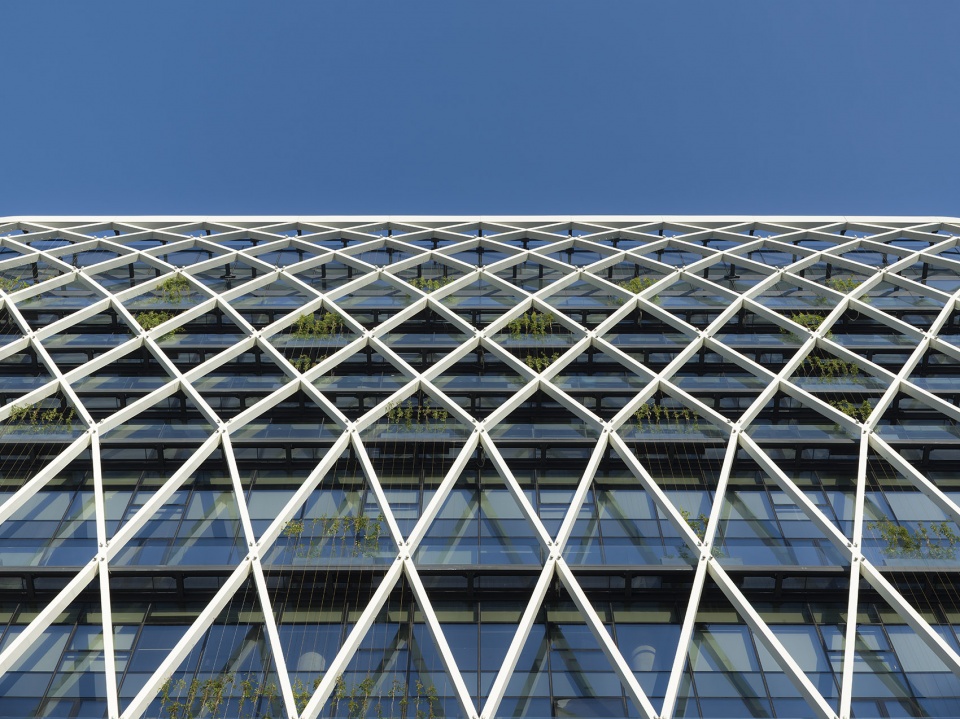 Zemelny Office Building by UNK