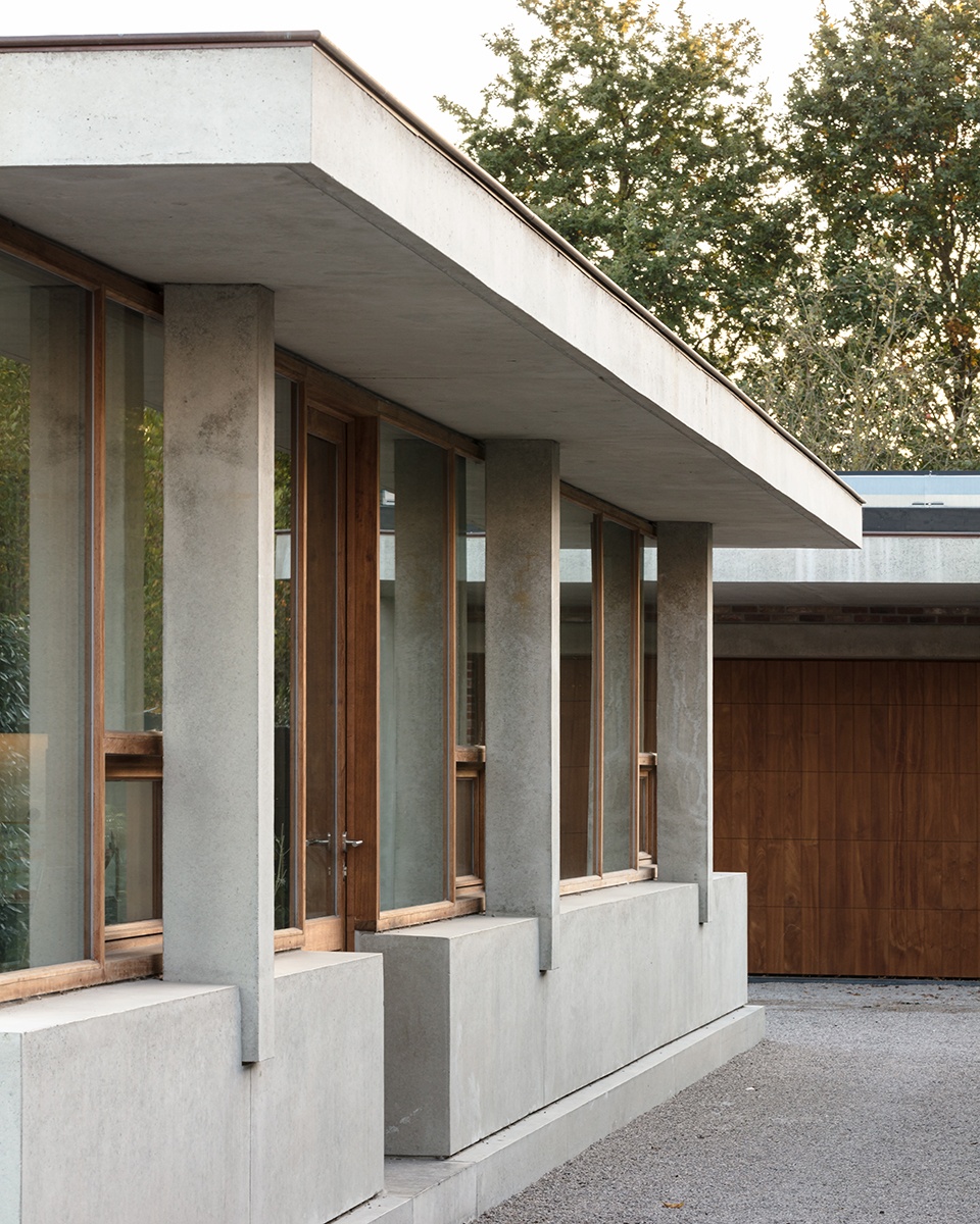 house and veterinary practice vd b by graux baeyens architecten