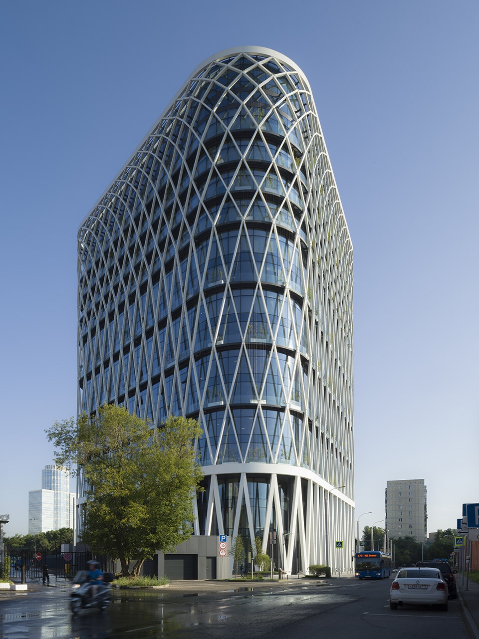 Zemelny Office Building by UNK