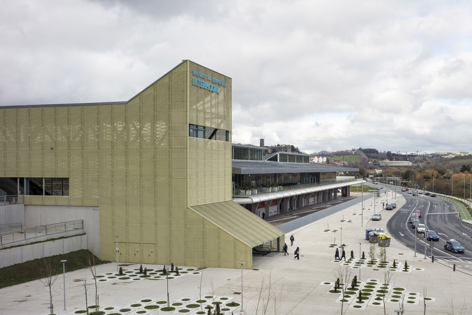 bus station integrated in the santiago de compostela intermodal station by idom