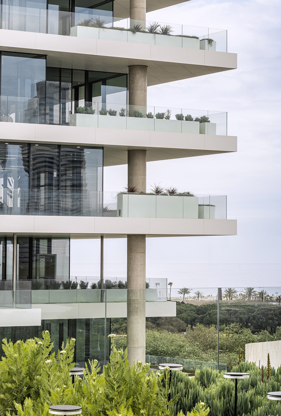 Sea Towers Office Building by GCA Architects