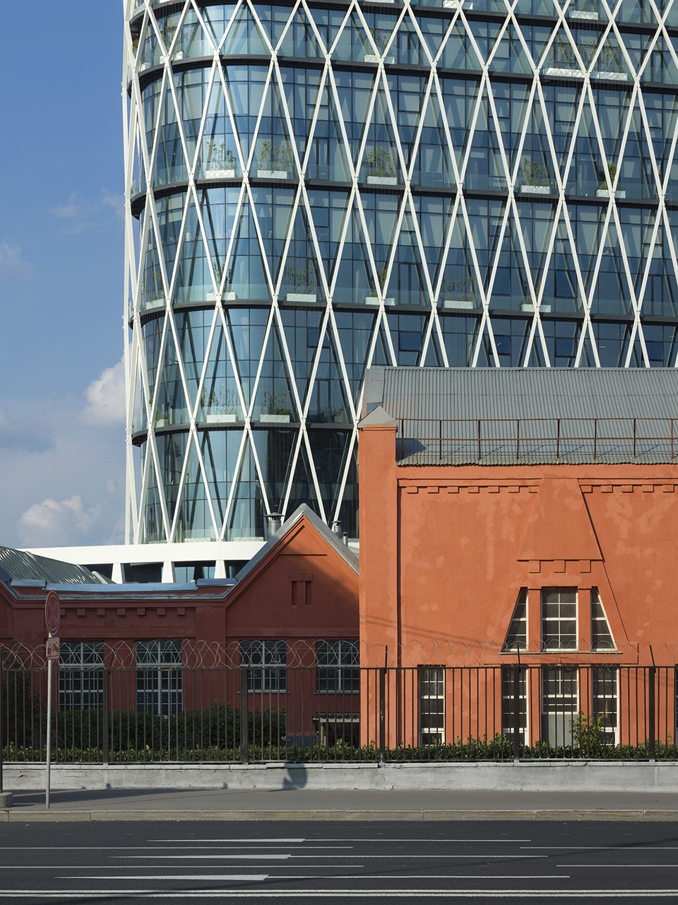 Zemelny Office Building by UNK