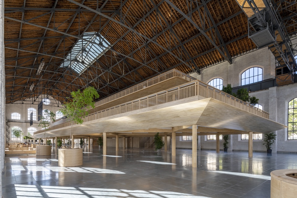 ombu office building by foster partners