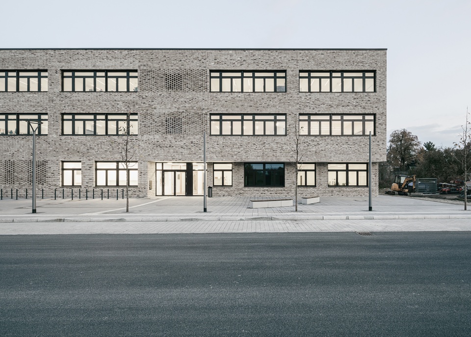 inclusive school centre by sehw architektur
