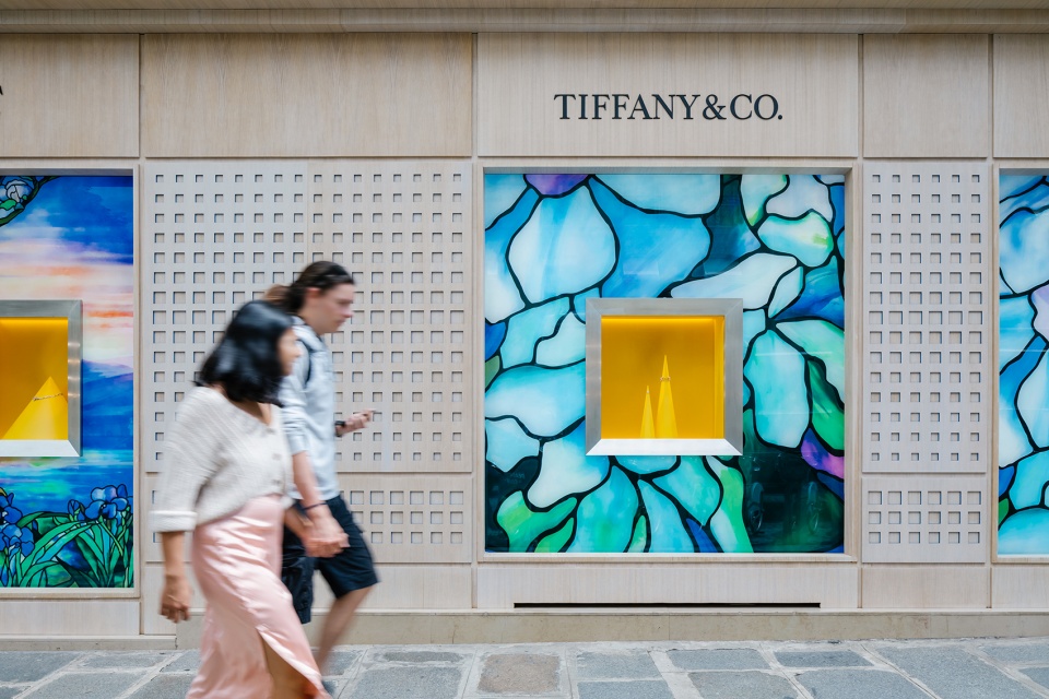 tiffany co temporary store paris by oma