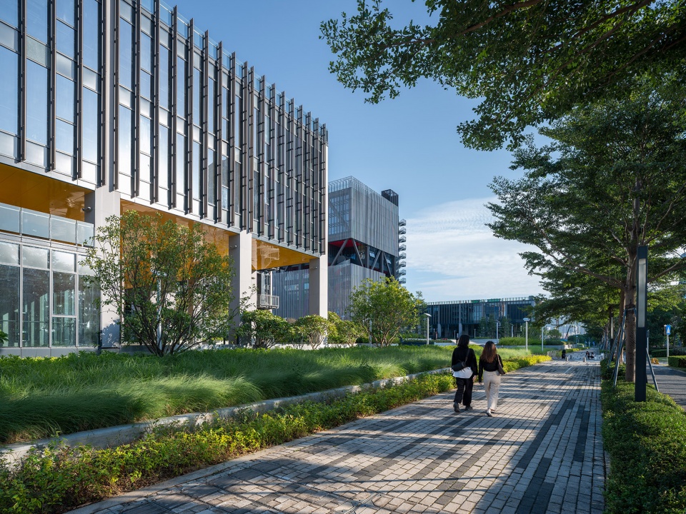 North Zone of Qianhai Shenzhen Hong Kong Youth Innovation and Entrepreneur Hub in Shenzhen by L A Design Group