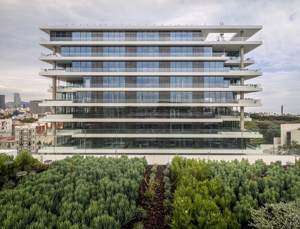 Sea Towers Office Building by GCA Architects