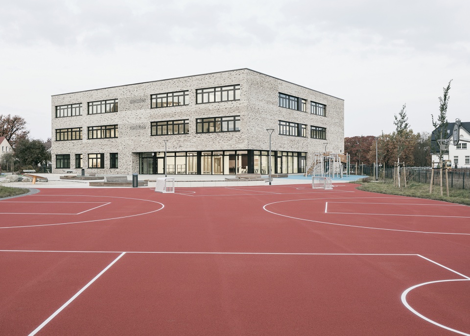 inclusive school centre by sehw architektur