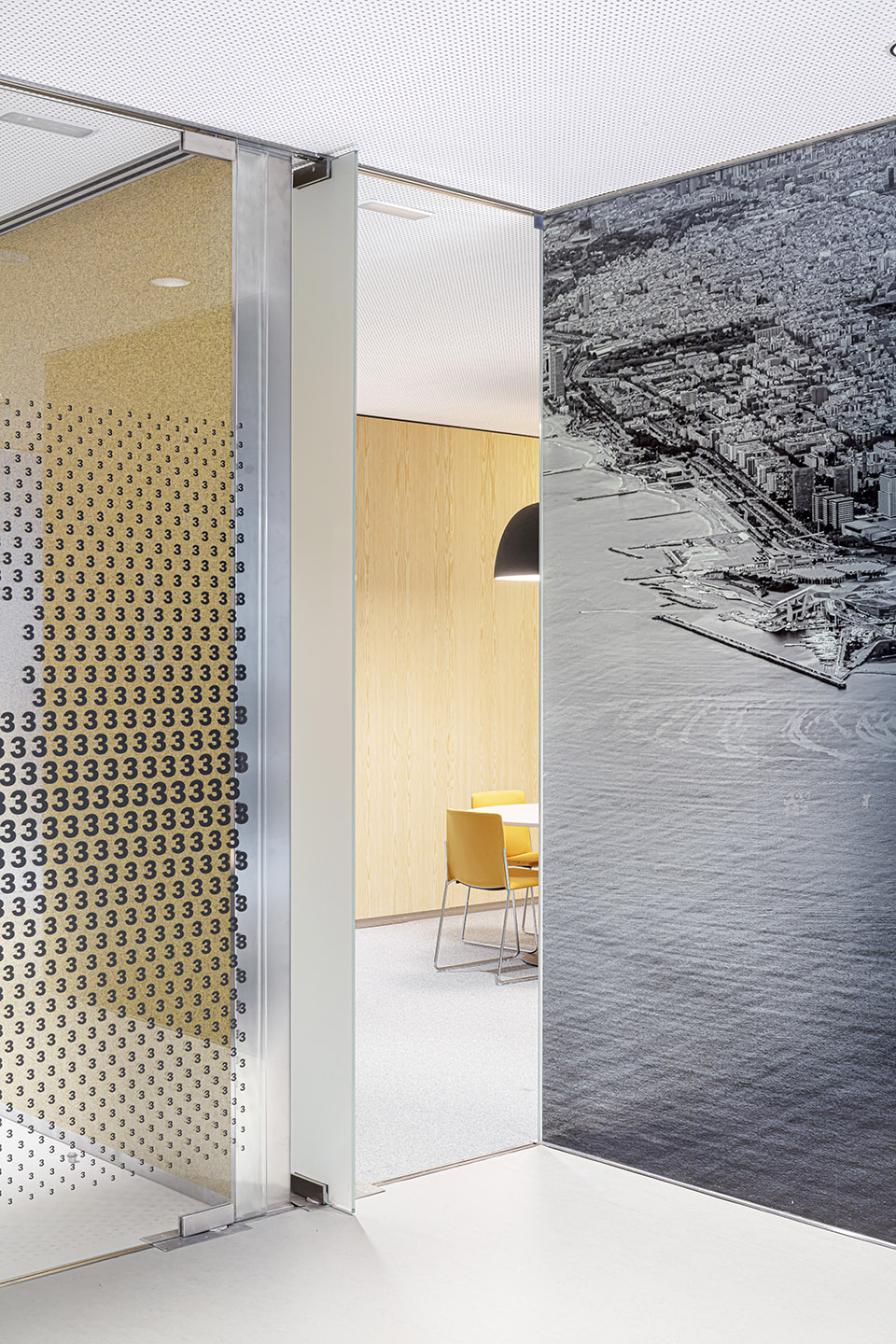 Banc Sabadell Welcome Hub by Mateo Arquitectura