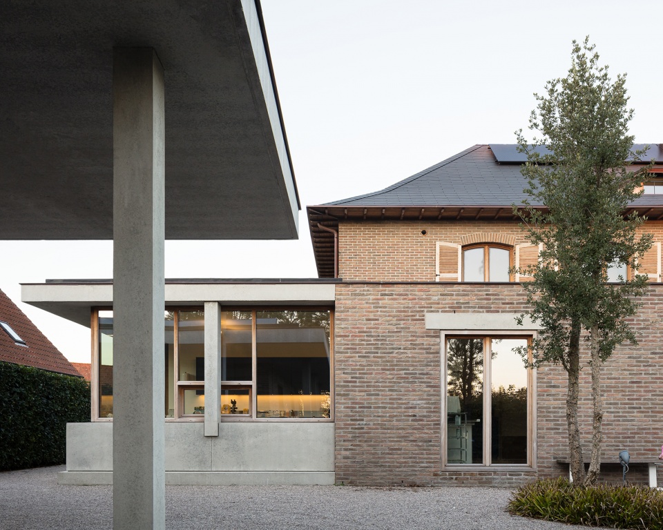 house and veterinary practice vd b by graux baeyens architecten