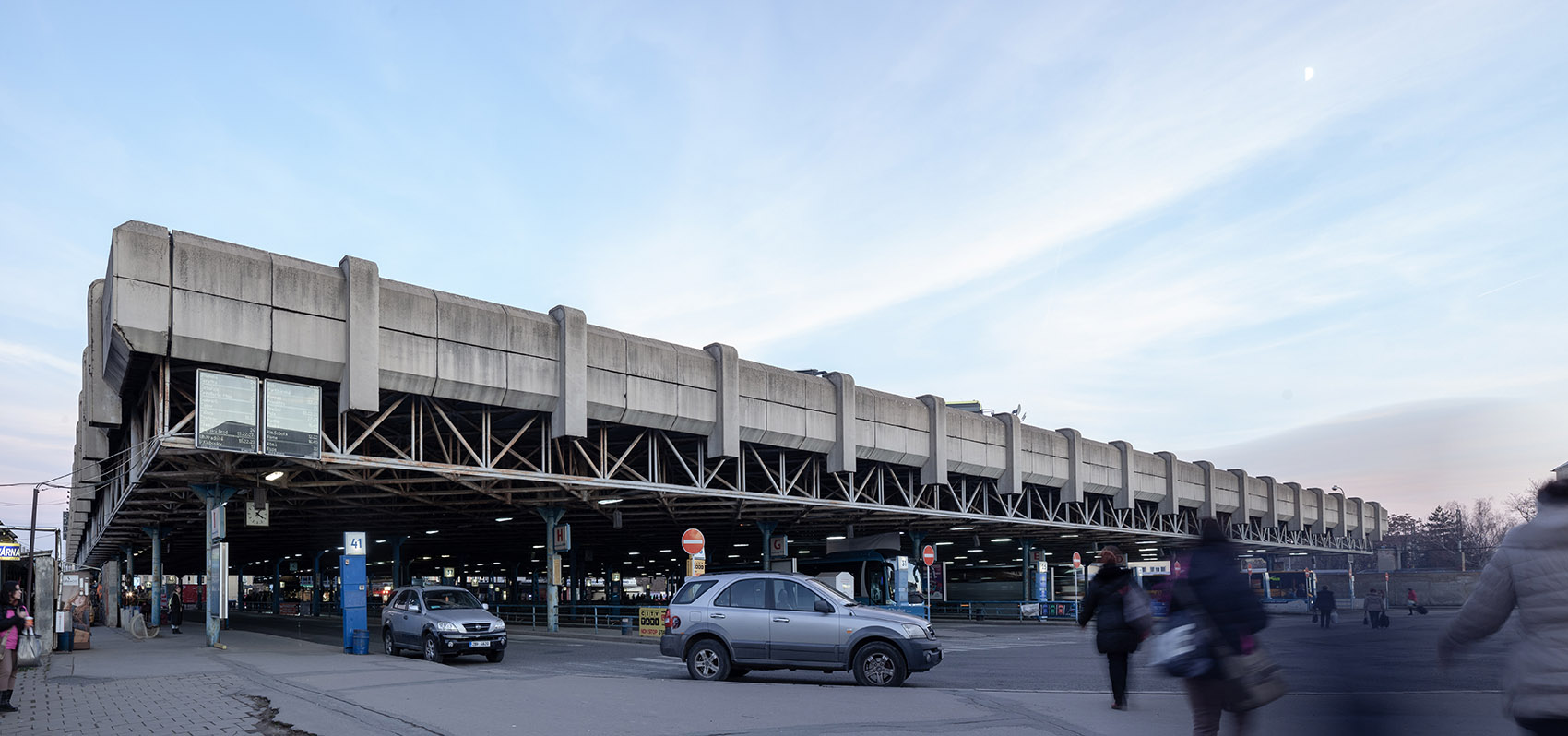 Zvonarka Central Bus Terminal By CHYBIK + KRISTOF - 谷德设计网