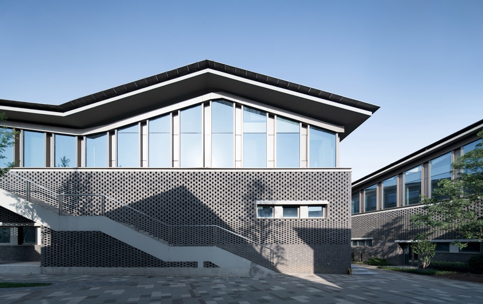 jingjiang riverside commercial street by rong zhaohui studio zradi