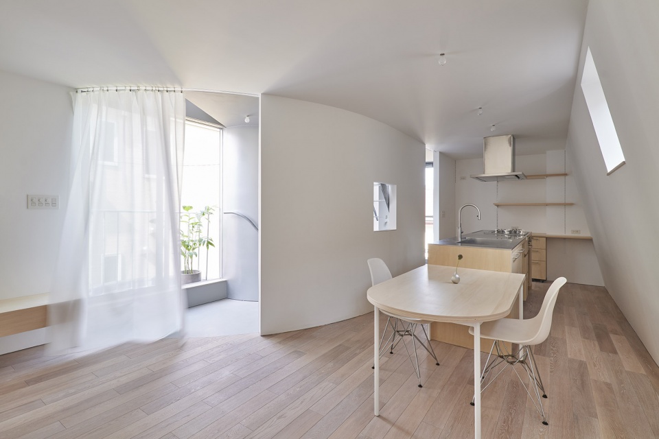 scenery scooping house by not architects studio
