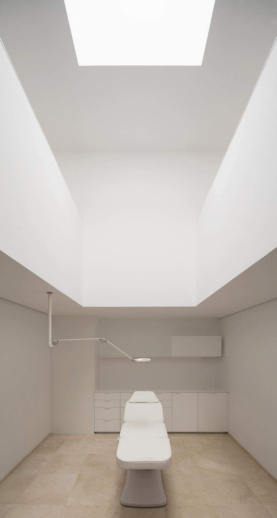 Clinica Alejandria by ERRE arquitectura