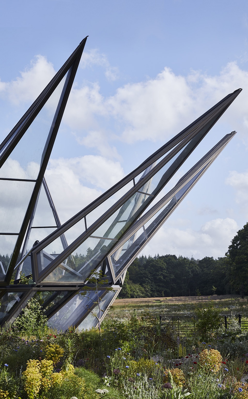 kinetic glasshouse and silk route garden by heatherwick studio