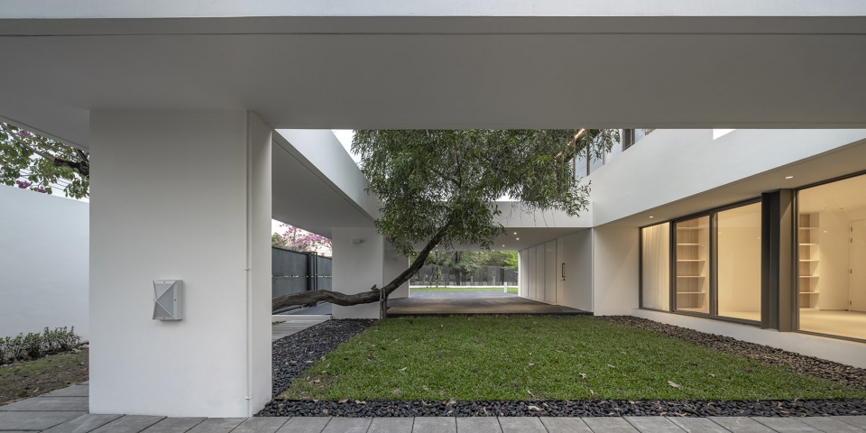 baan 9x9 by integrated field