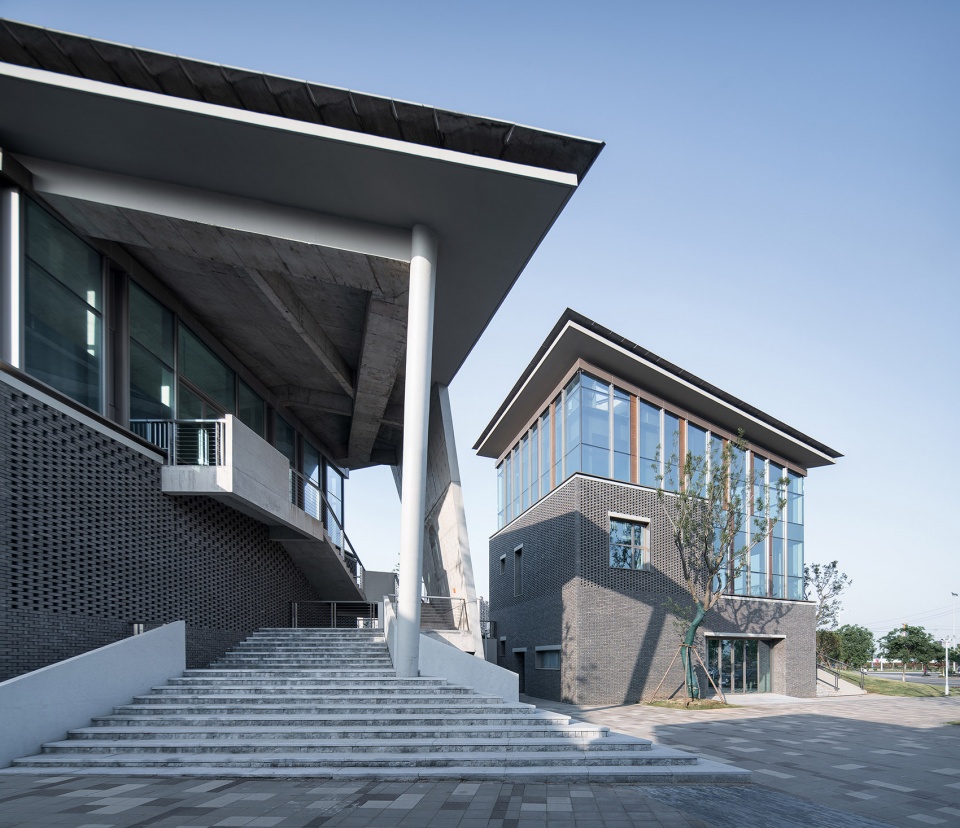jingjiang riverside commercial street by rong zhaohui studio zradi