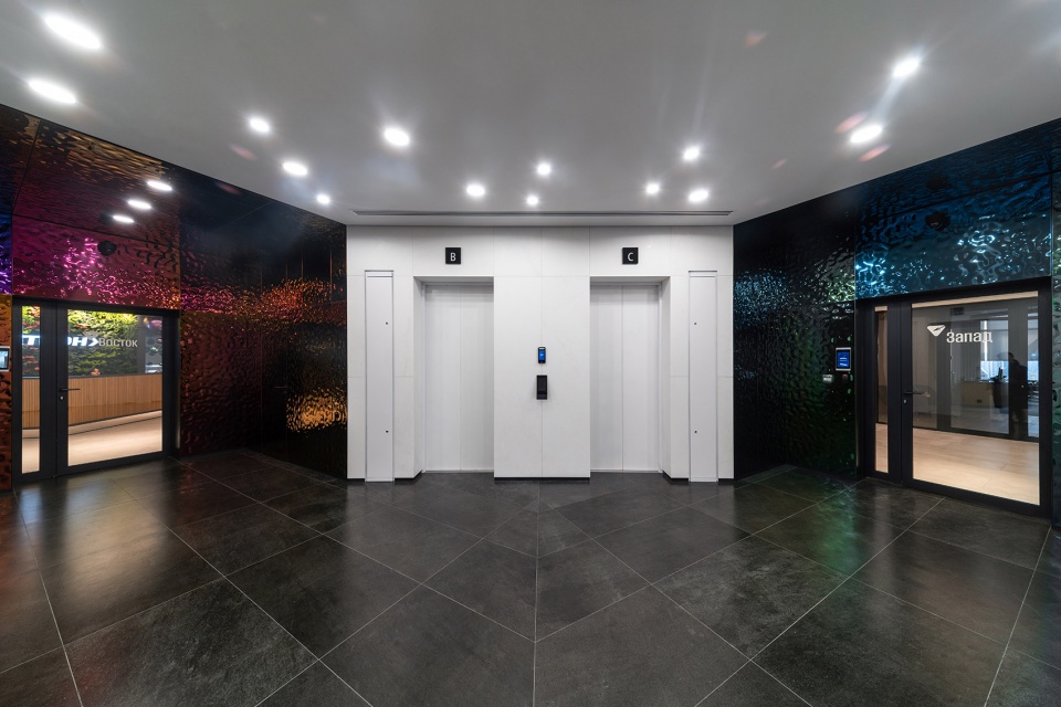 Zemelny Office Building by UNK
