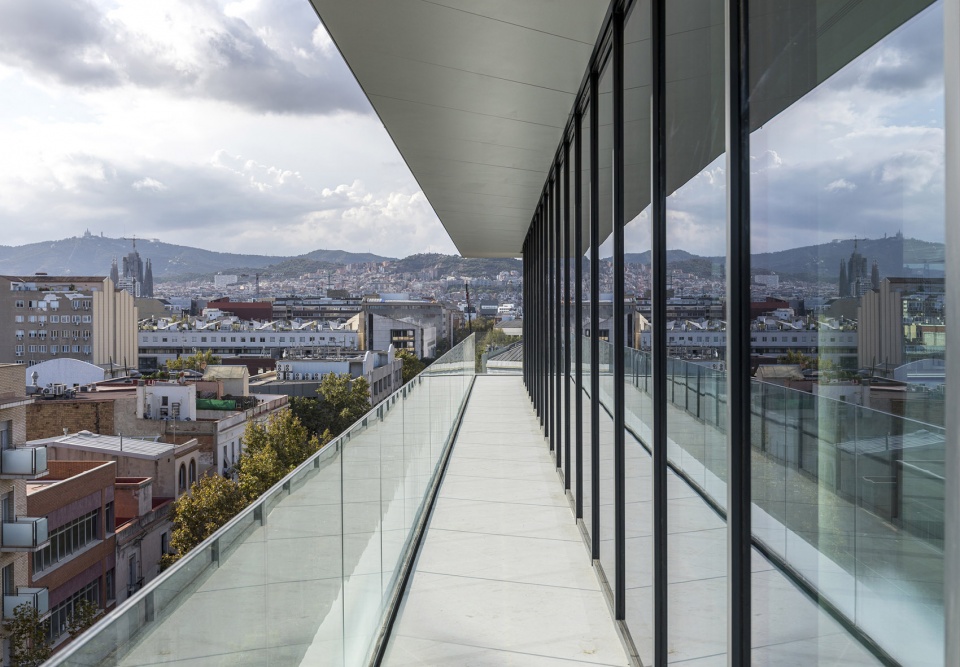 Sea Towers Office Building by GCA Architects