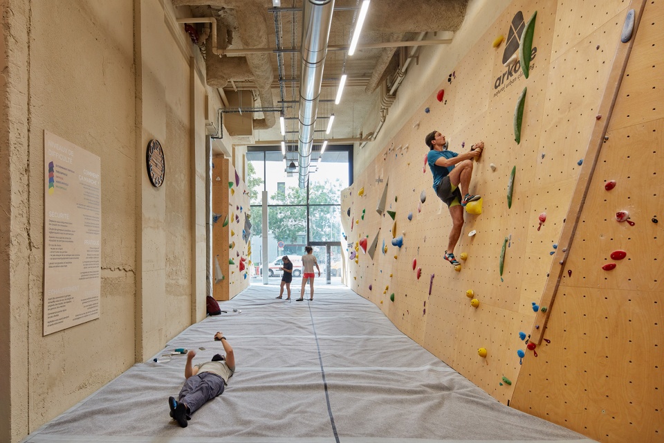 restructuring of the vieux pont de sevres public passageways and climbing complex by atelier du pont