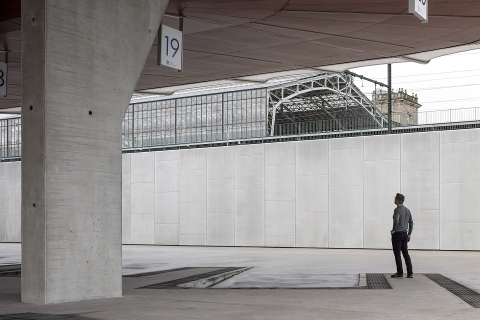 bus station integrated in the santiago de compostela intermodal station by idom