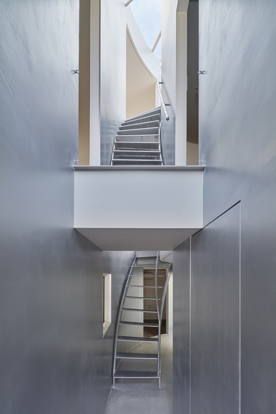 scenery scooping house by not architects studio
