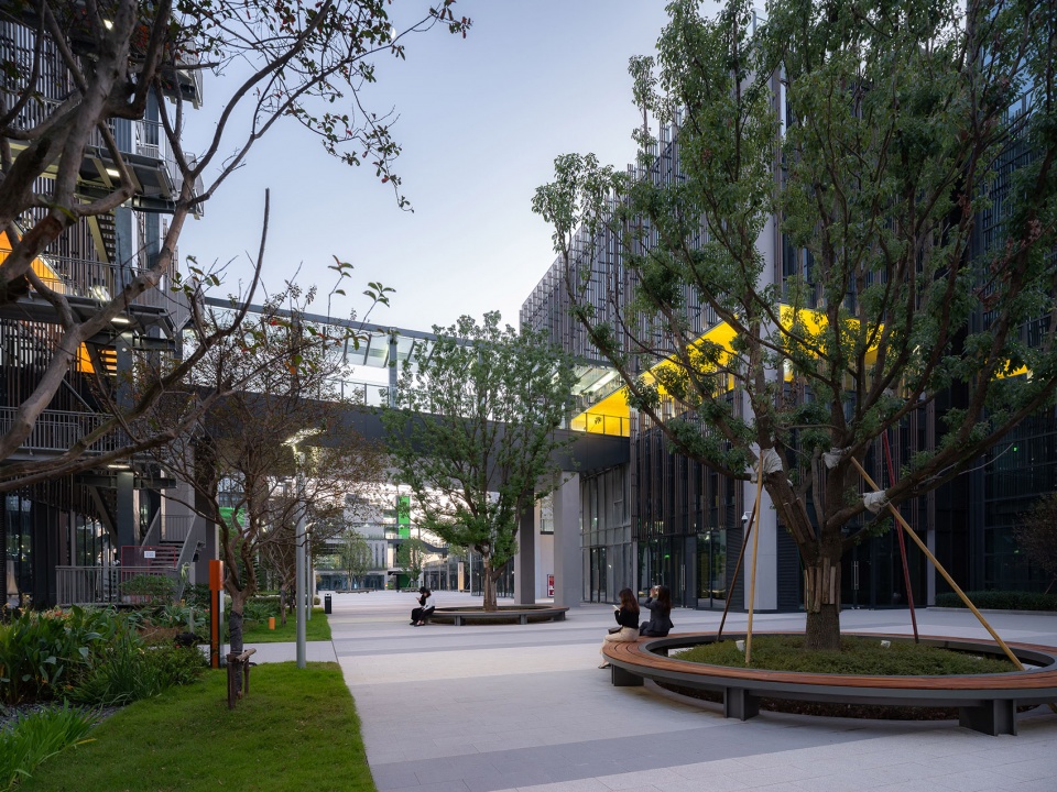 North Zone of Qianhai Shenzhen Hong Kong Youth Innovation and Entrepreneur Hub in Shenzhen by L A Design Group