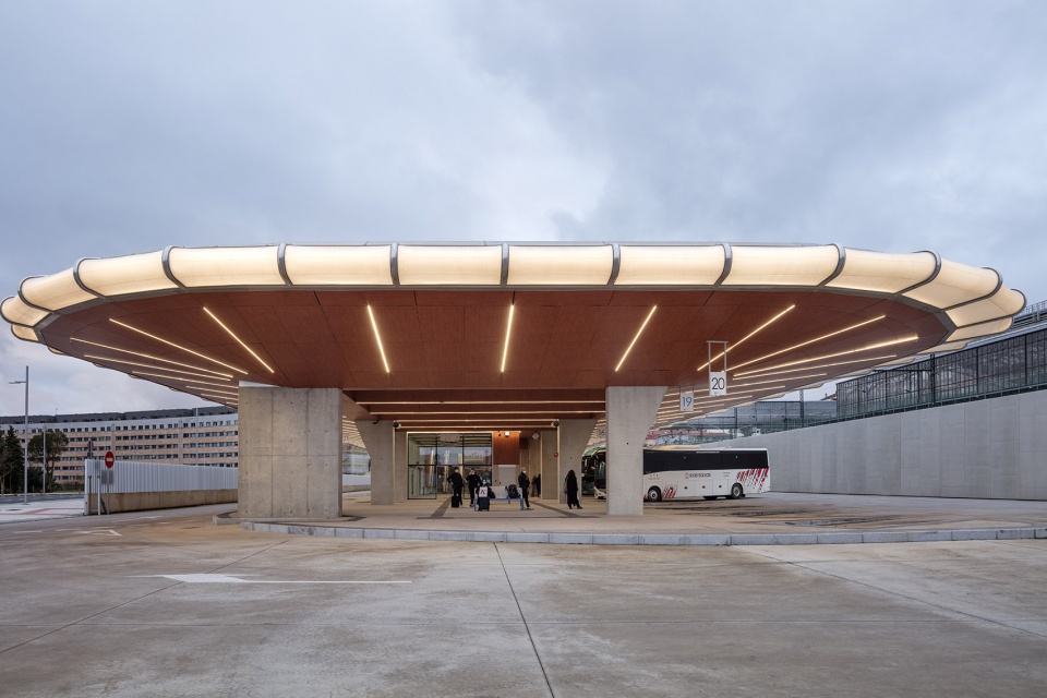 bus station integrated in the santiago de compostela intermodal station by idom