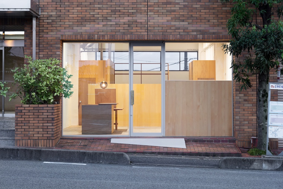 Laughter Hair Salon by SIDES CORE