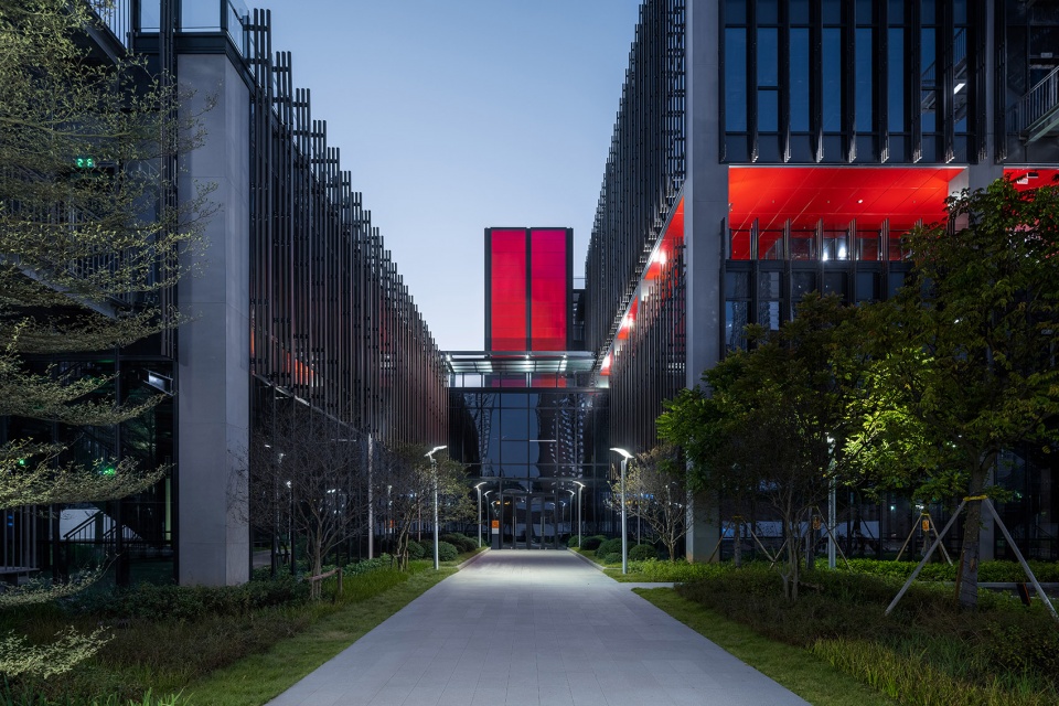 North Zone of Qianhai Shenzhen Hong Kong Youth Innovation and Entrepreneur Hub in Shenzhen by L A Design Group