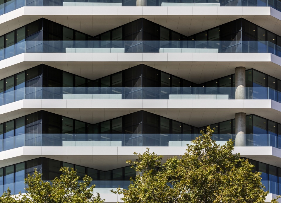 Sea Towers Office Building by GCA Architects