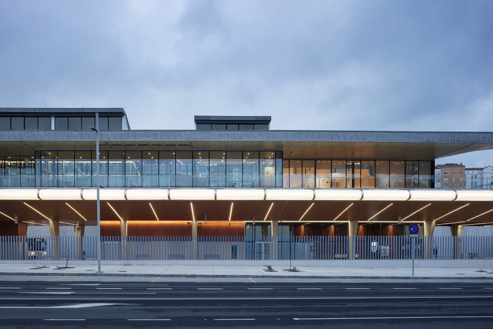 bus station integrated in the santiago de compostela intermodal station by idom