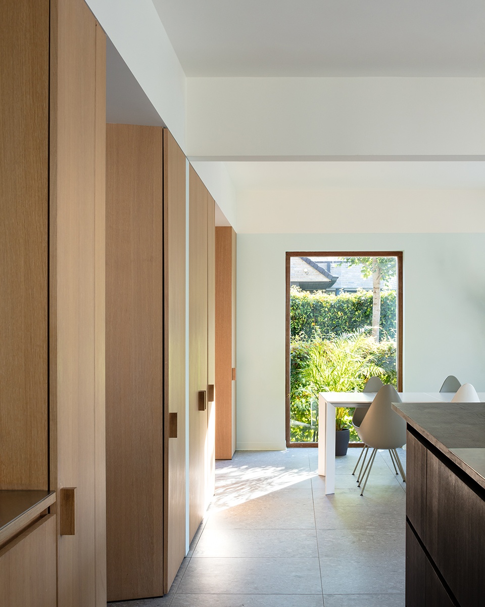 house and veterinary practice vd b by graux baeyens architecten