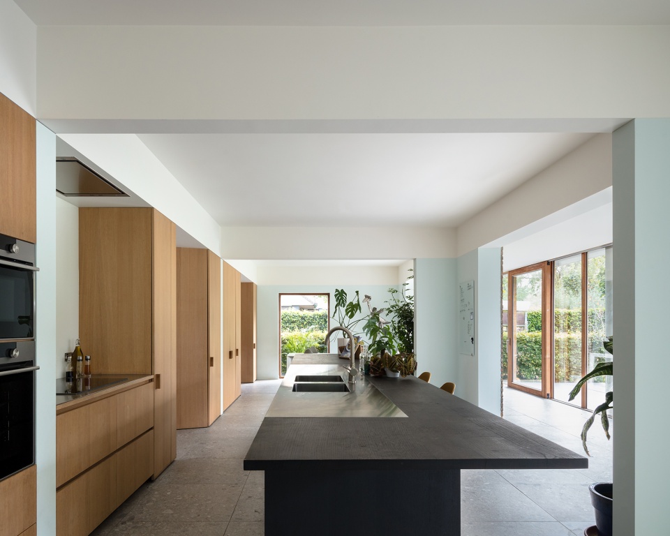 house and veterinary practice vd b by graux baeyens architecten