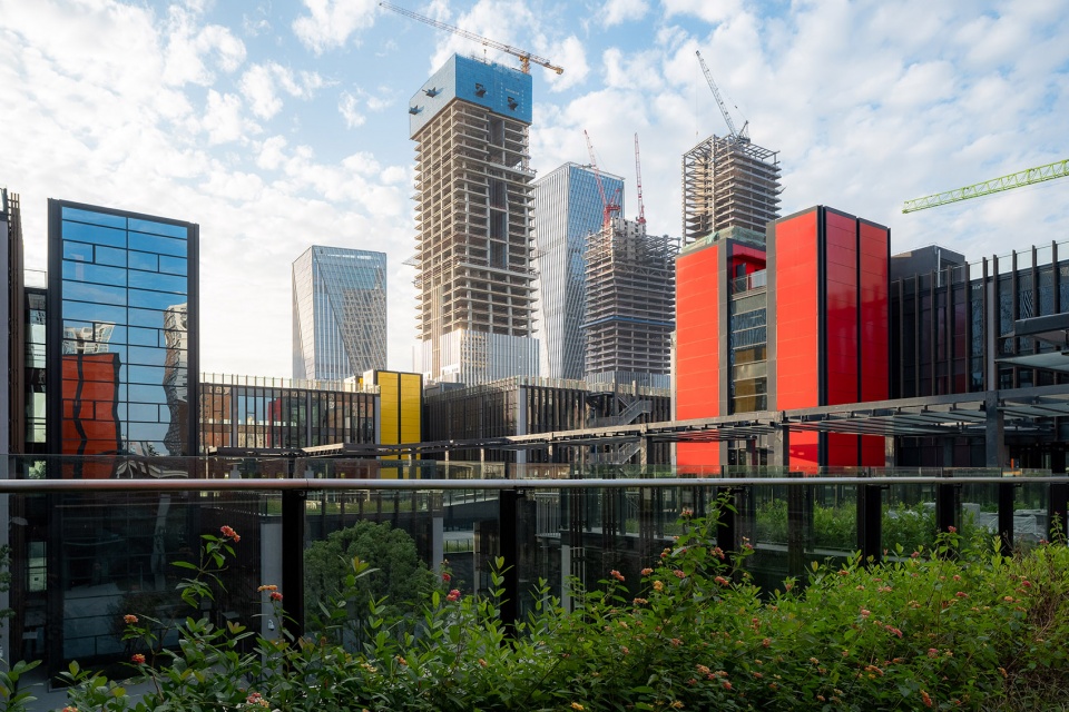 North Zone of Qianhai Shenzhen Hong Kong Youth Innovation and Entrepreneur Hub in Shenzhen by L A Design Group