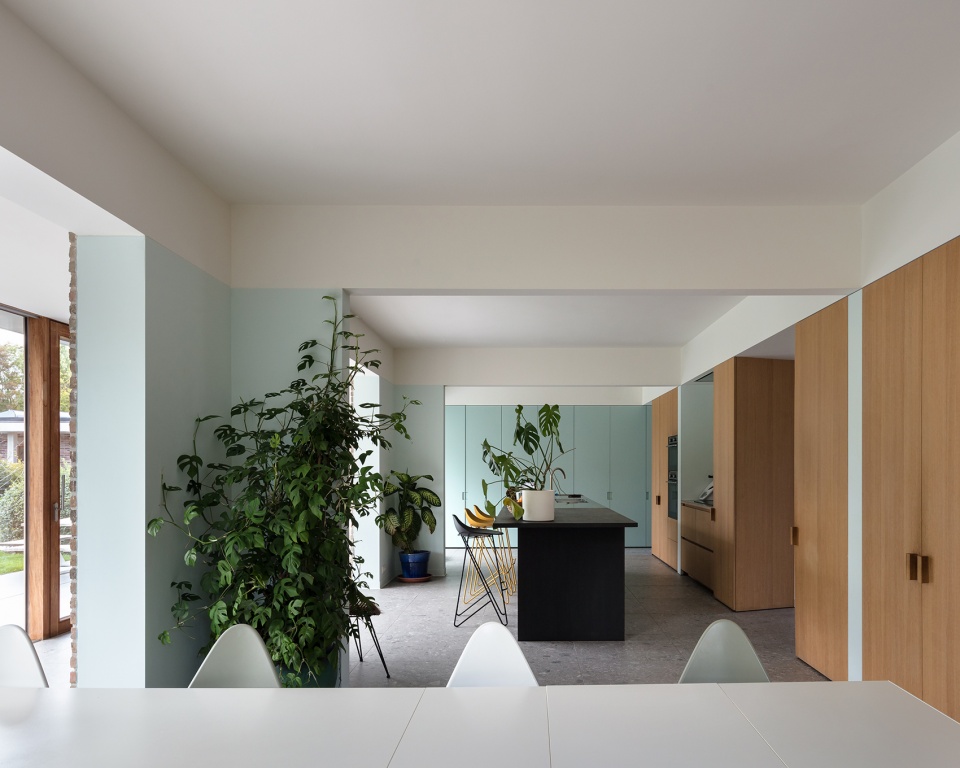house and veterinary practice vd b by graux baeyens architecten