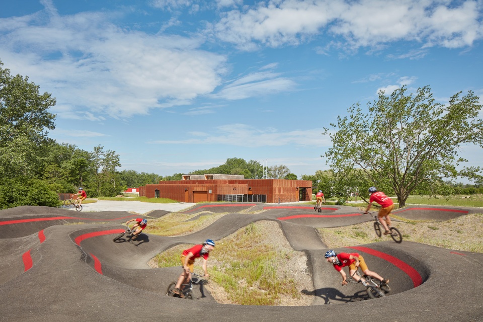 the ford calumet environmental center by valerio dewalt train