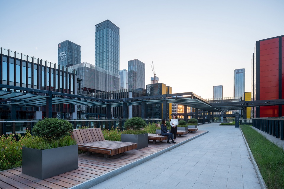 North Zone of Qianhai Shenzhen Hong Kong Youth Innovation and Entrepreneur Hub in Shenzhen by L A Design Group