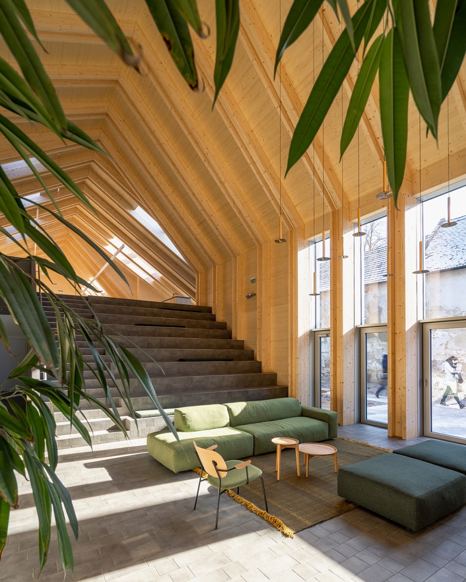 community center grosweikersdorf by smartvoll architects