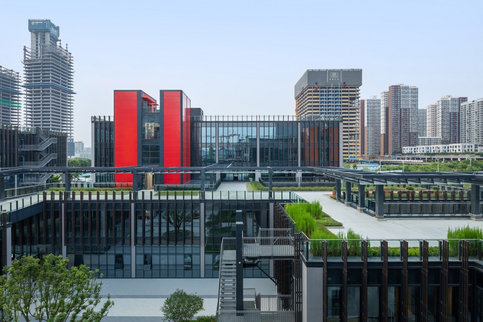 North Zone of Qianhai Shenzhen Hong Kong Youth Innovation and Entrepreneur Hub in Shenzhen by L A Design Group