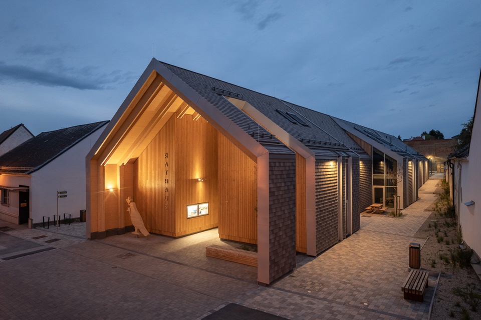 community center grosweikersdorf by smartvoll architects