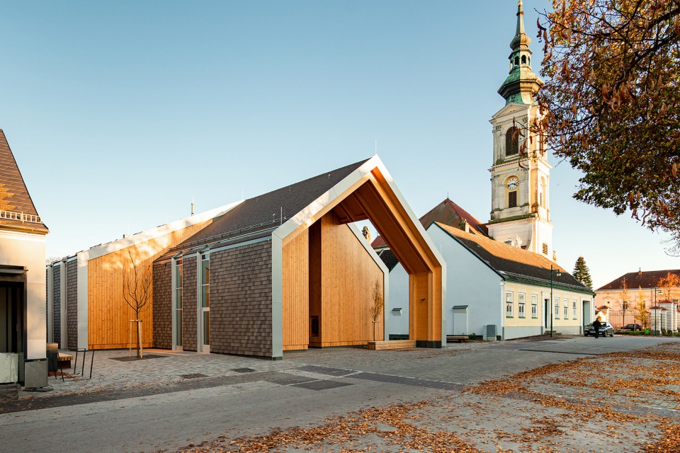 community center grosweikersdorf by smartvoll architects