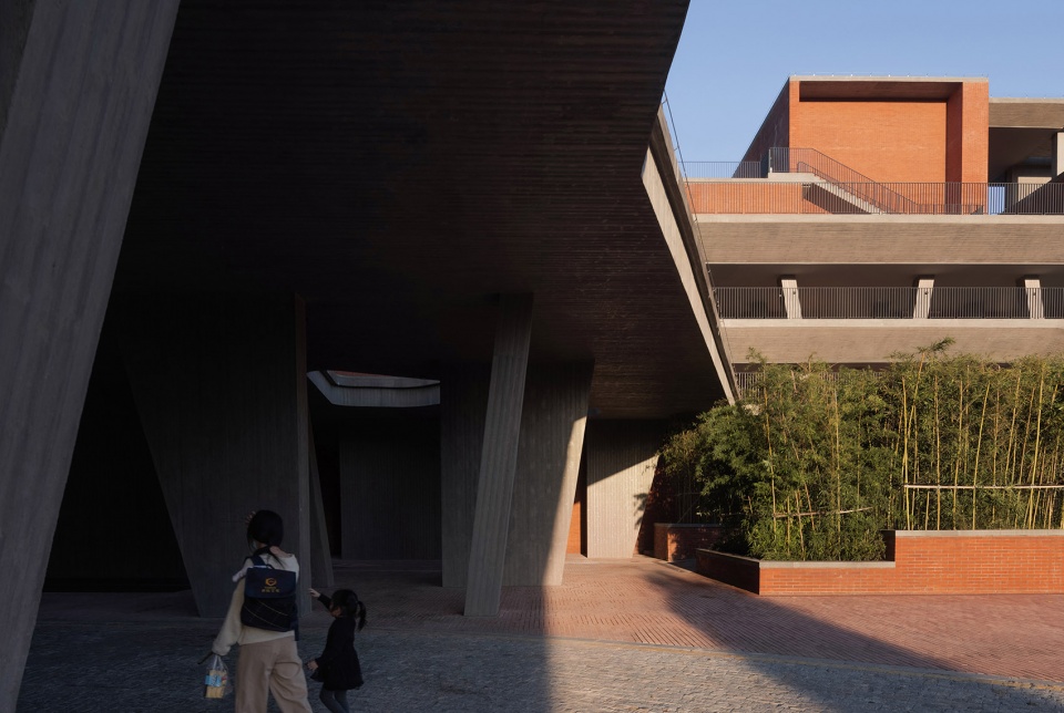 longyan workers cultural palace china by hhdesign