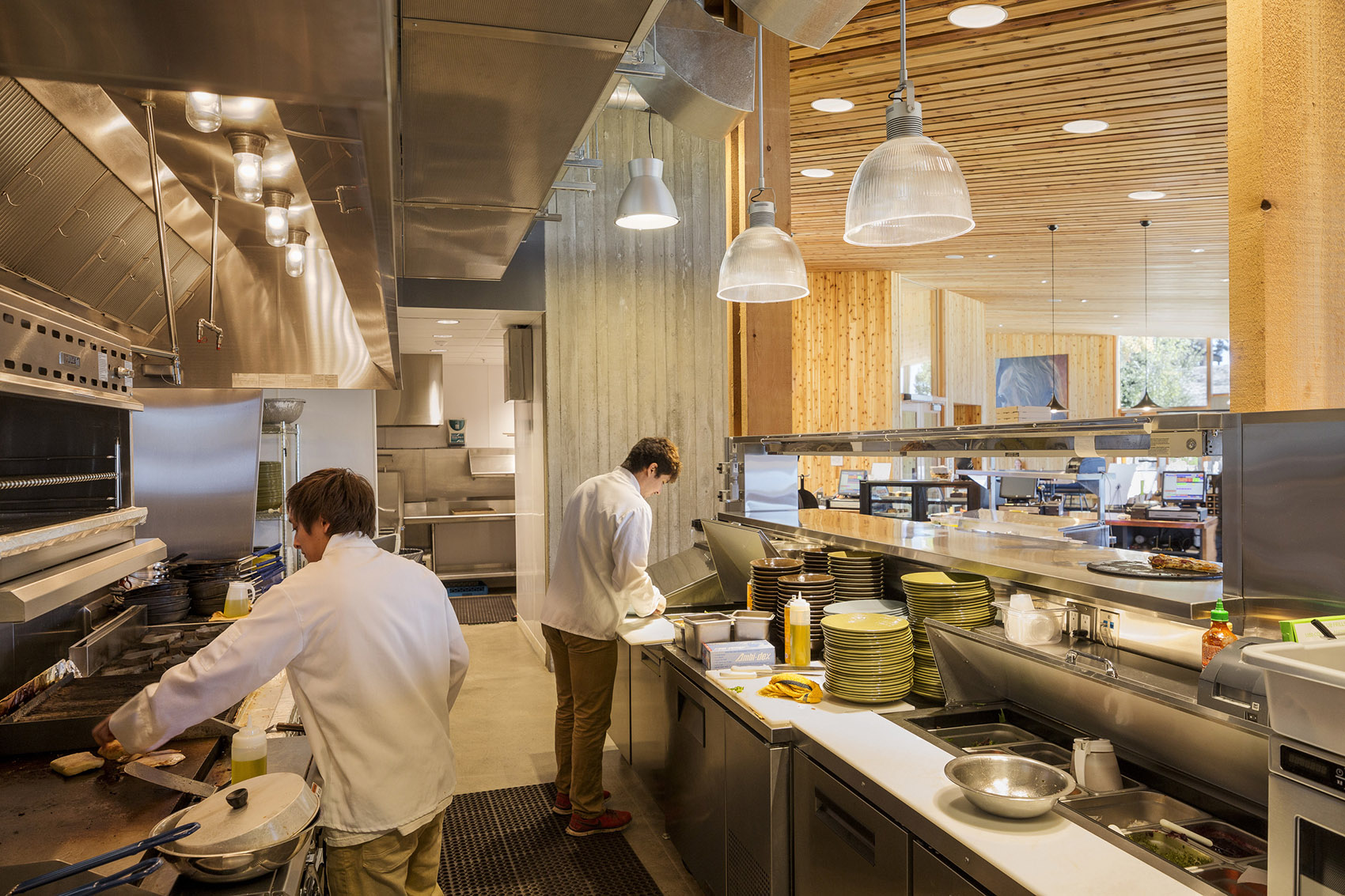 “Lakeside” at Black Butte Ranch by Hacker 谷德设计网