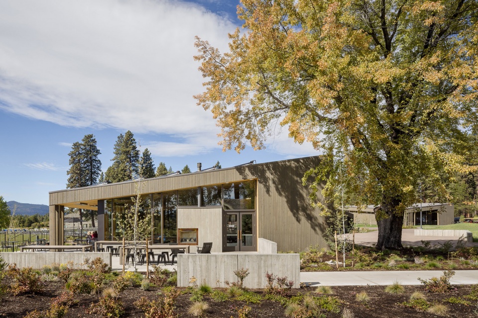 lakeside at black butte ranch by hacker